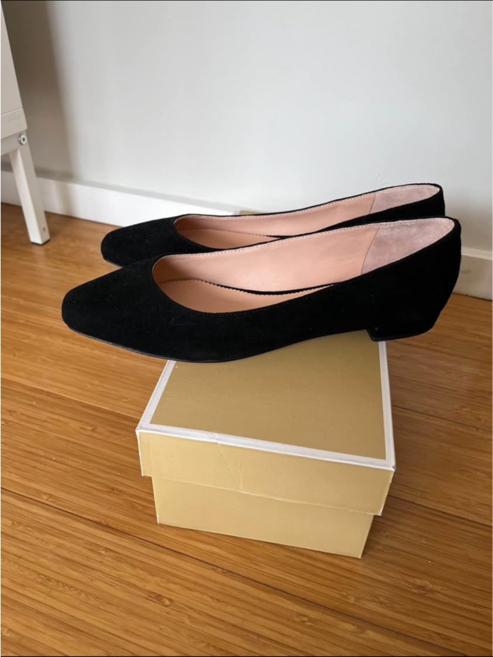 New JCrew Classic Black Suede Women's Pointed round toe Ballet Flats 9 - Picture 3 of 4